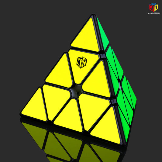 Qiyi XMD V2 Magic Cube Magnetic Pyraminx Magic Cube Smooth Speed Cube black